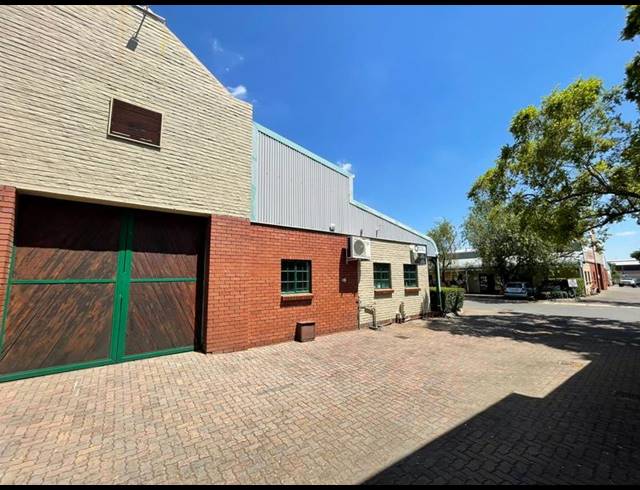 INDUSTRIAL PROPERTY TO RENT IN HENNOPSPARK